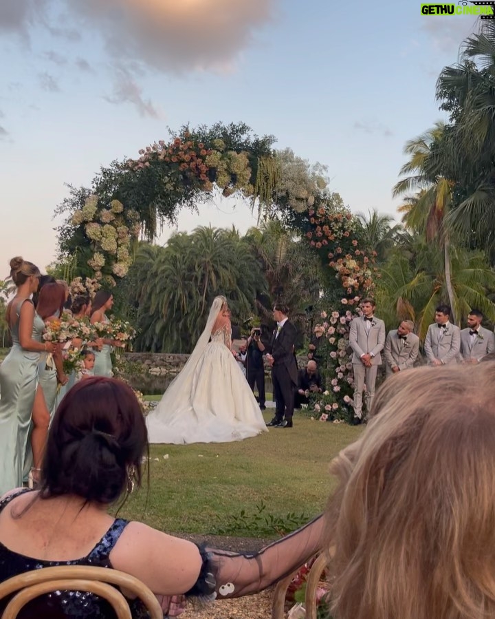 Alissa Violet Instagram - i love weddings! congrats @lelepons and @guaynaa š¤š iām so happy for you guys!!! Miami, Florida