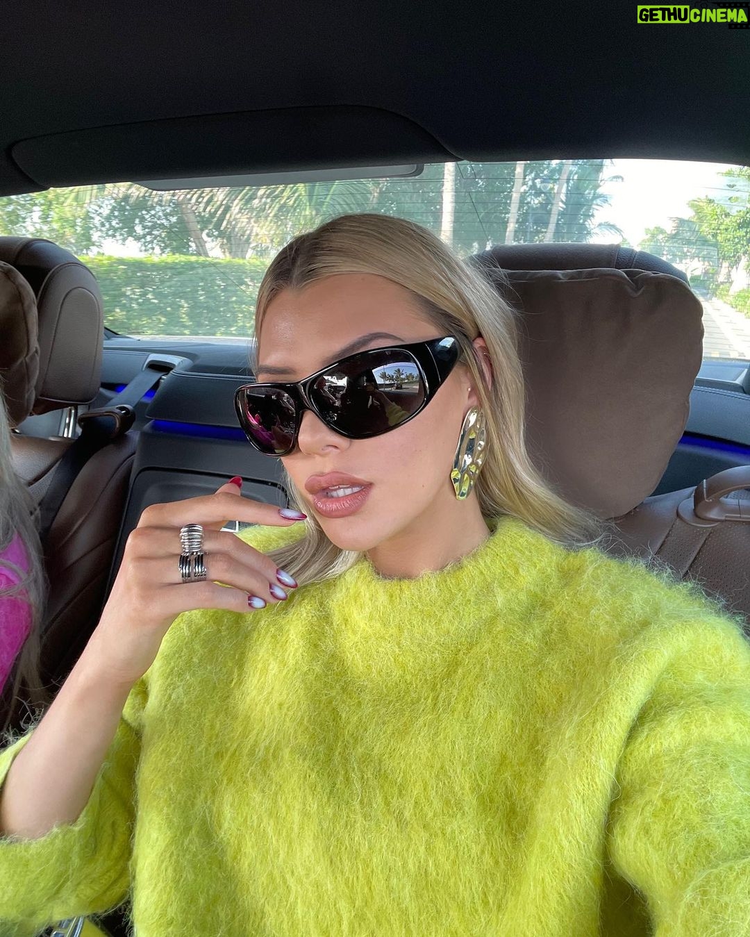 Alissa Violet Instagram - windy Jeddah, Saudi Arabia