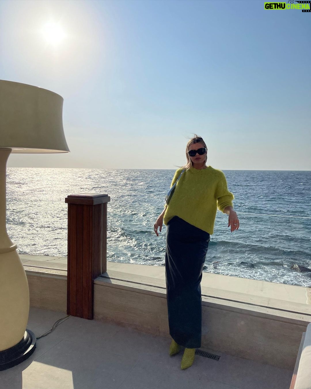 Alissa Violet Instagram - windy Jeddah, Saudi Arabia