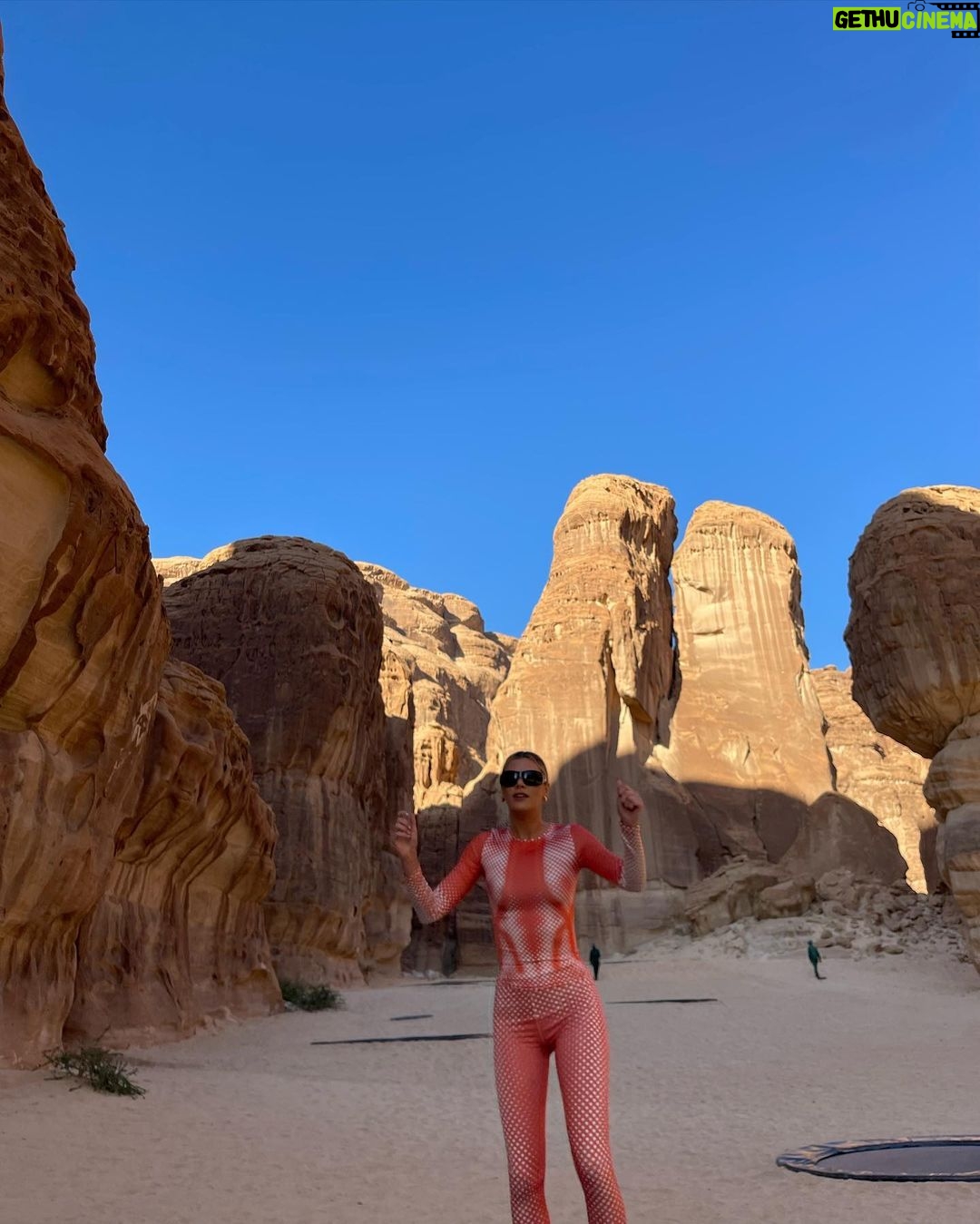 Alissa Violet Instagram - i can confirm, there is indeed life on mars Habitas AlUla