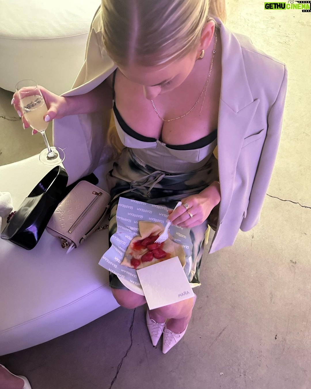 Alissa Violet Instagram - thanks for having me💜