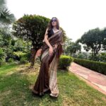 Alisshaa Ohri Instagram - Currently obsessing over cotton sarees 🥻🤍⁣ ⁣ ⁣ ⁣ ⁣ ⁣ ⁣ ⁣ ⁣ ⁣ #AlisshaaOhri #Actor #Bollywood #Saree #CottonSaree #Fashion #Traditional