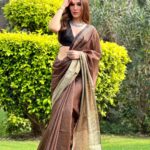 Alisshaa Ohri Instagram - Currently obsessing over cotton sarees 🥻🤍⁣ ⁣ ⁣ ⁣ ⁣ ⁣ ⁣ ⁣ ⁣ ⁣ #AlisshaaOhri #Actor #Bollywood #Saree #CottonSaree #Fashion #Traditional