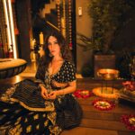 Alisshaa Ohri Instagram - Glowing with the diyas 🪔💫⁣ ⁣ ⁣ ⁣ ⁣ ⁣ Outfit: @shopmulmul⁣ ⁣ ⁣ ⁣ ⁣ ⁣ ⁣ #AlisshaaOhri #Actor #HappyDiwali #DiwaliCelebration #Diwali2023 #FestivalOfLights