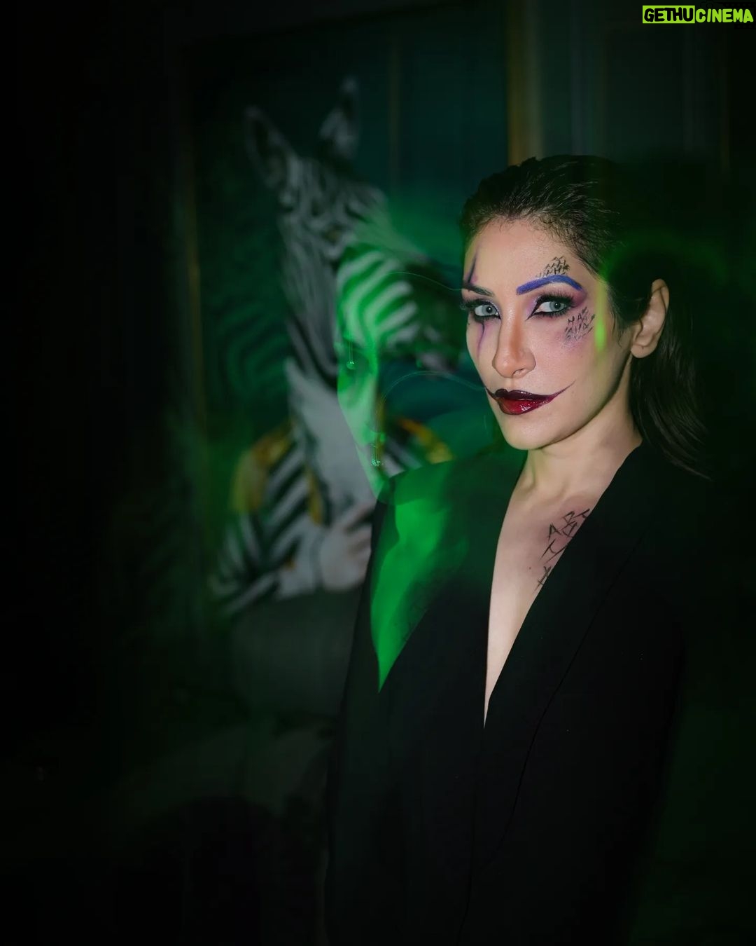 Alisshaa Ohri Instagram - Why so serious? It's just Halloween, after all! MUA: @jishanmua #AlisshaaOhri #Actor #Joker #WhySoSerious #Halloween #SpookySeason #TrickOrTreat #CostumeParty #JokerCosplay #CreepyCrawlies #HauntedHouse #PumpkinEverything #WitchyVibes #HalloweenCostumes #JokerInspired #OctoberNights