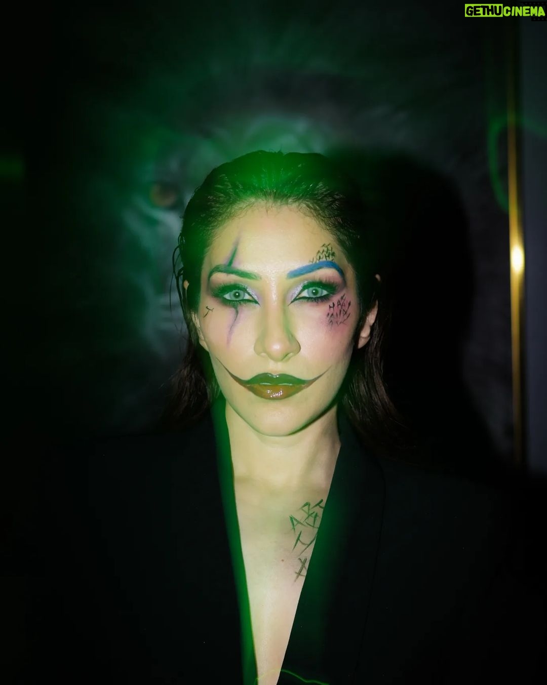 Alisshaa Ohri Instagram - Why so serious? It's just Halloween, after all! MUA: @jishanmua #AlisshaaOhri #Actor #Joker #WhySoSerious #Halloween #SpookySeason #TrickOrTreat #CostumeParty #JokerCosplay #CreepyCrawlies #HauntedHouse #PumpkinEverything #WitchyVibes #HalloweenCostumes #JokerInspired #OctoberNights
