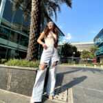 Alisshaa Ohri Instagram - Sunshine and me 🌻 #AlisshaaOhri #Actor #SunshineDays #SunnyMoments #HappinessInBloom #GoldenHours #ChasingTheSun #SunKissedLife #BrighterDaysAhead #MeAndMySunshine