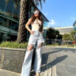 Alisshaa Ohri Instagram - Sunshine and me 🌻 #AlisshaaOhri #Actor #SunshineDays #SunnyMoments #HappinessInBloom #GoldenHours #ChasingTheSun #SunKissedLife #BrighterDaysAhead #MeAndMySunshine