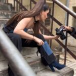Alisshaa Ohri Instagram – Behind the scenes from my recent shoot. Here’s how we were able to get this gorgeous look done in one day!✨

[Alisshaa Ohri, Bollywood, Actor, BTS moments,  Shooting, Behind the Scenes, Fashion, Trending Looks, Outfit Ideas, Street Style Fashion, Explore, Instagram]