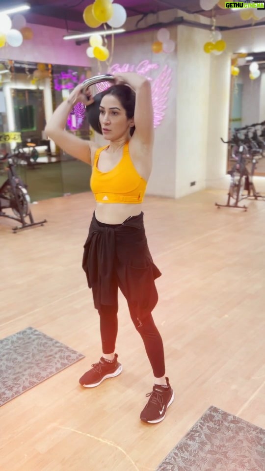 Alisshaa Ohri Instagram - If you're ready to take your fitness journey to the next level, I've got a high-energy workout video for you. Let's get moving and crush those goals together! 💪 #AlisshaaOhri #Actor #Gym #Workout