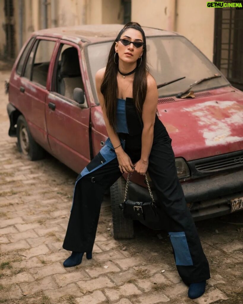 Alisshaa Ohri Instagram - In my element wearing @clapbackk.in [Alisshaa Ohri, Bollywood, Actor, Street Style Look, Outfit Ideas, Casual look, Denim Wear, Influencer, Fyp, Trending, Explore, Instagram]