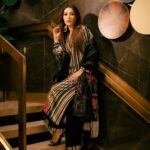 Alisshaa Ohri Instagram - ऐसी उलझी नज़र उनसे हटती नहीं✨💕 [Alisshaa Ohri, Bollywood, Actor, Traditional Look, Outfit Ideas, Ethnic Suits, Explore, Instagram]