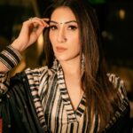 Alisshaa Ohri Instagram - ऐसी उलझी नज़र उनसे हटती नहीं✨💕 [Alisshaa Ohri, Bollywood, Actor, Traditional Look, Outfit Ideas, Ethnic Suits, Explore, Instagram]