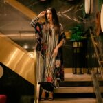 Alisshaa Ohri Instagram - ऐसी उलझी नज़र उनसे हटती नहीं✨💕 [Alisshaa Ohri, Bollywood, Actor, Traditional Look, Outfit Ideas, Ethnic Suits, Explore, Instagram]