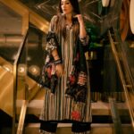 Alisshaa Ohri Instagram - ऐसी उलझी नज़र उनसे हटती नहीं✨💕 [Alisshaa Ohri, Bollywood, Actor, Traditional Look, Outfit Ideas, Ethnic Suits, Explore, Instagram]