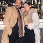 Alisshaa Ohri Instagram - Chilly nights, warm laughs at Evva with loved ones! ✨🥂 [Alisshaa Ohri, Bollywood, Actor, Fashion Blogger, Influencer, Birthday Party, Family, Friends, Night out, Fun, Togetherness, Delhi, Evva, Celebration, Cherished moments] Evva Delhi