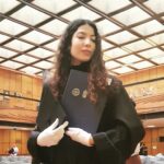 Alize Gördüm Instagram – Uzanıp kendi yanaklarımdan öpüyorum. #graduated #psychology