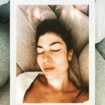 Alize Gördüm Instagram – ‘Corona günlerinde finaller ve çiller.’ 2020 Tuval üzerine yağlı boya