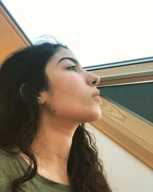 Alize Gördüm Instagram - Bana inanan, koruyan kollayan ve yanımda olan herkesin kalbimdeki yeri ayrı❤️ Ancak bu gönderim bana inanmayan ve önüme fiziki veya manevi engeller koyan herkes ve her şey için. Teşekkür ederim. Sizler beni durdurmaya çalışmasaydınız asla başaramazdım. Sizi seviyorum.  O halde 🕺🏻#letthemindgamesbegin #futurepsychologist