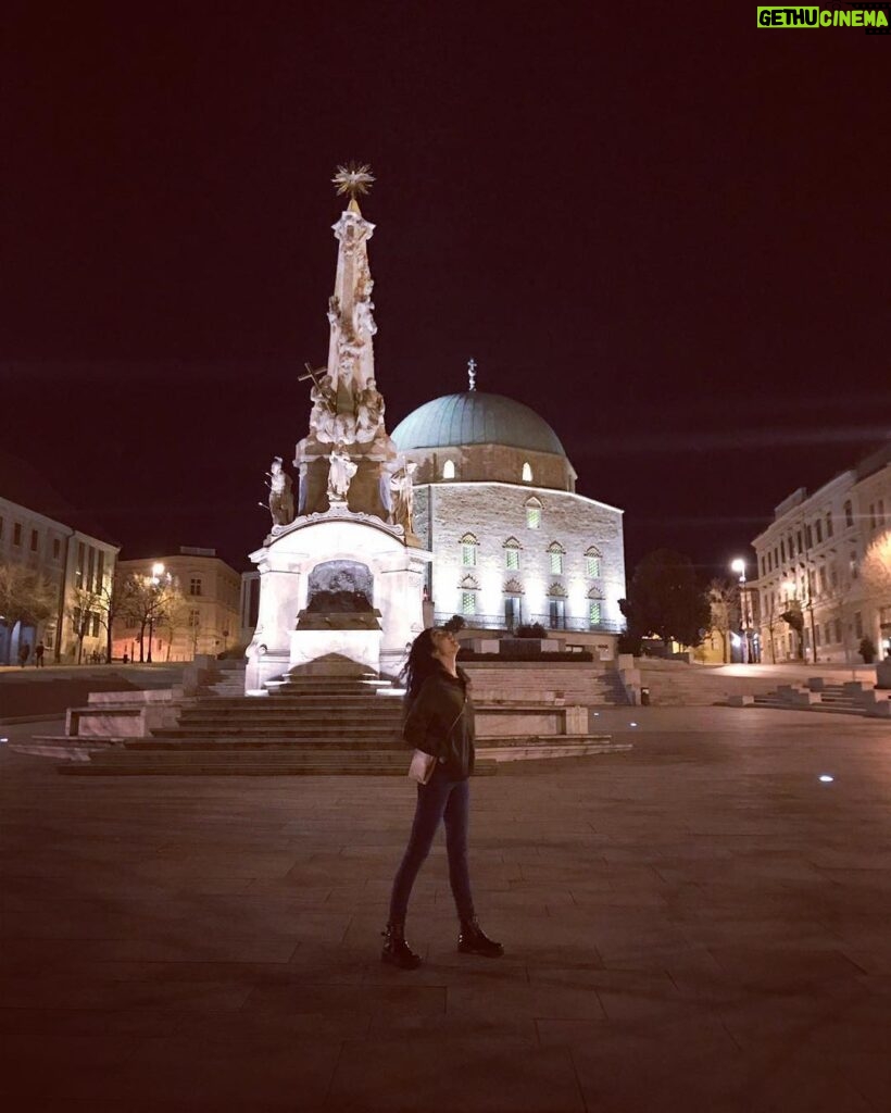 Alize Gördüm Instagram - My city, my rules. #pécs #home