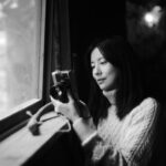 Allison Lin Instagram - 冬天是思念的季節 喂 哪個季節不思念 人類有這麼害羞 思念還要看季節 跟農作物一樣 今天終於有一個白天的時光 在家裡整理腦袋、心裡跟家裡 發現原來我會思念你們 （原來水瓶座是會累積情感的機器人） 很忙的時候都不思念 所以偶爾閒下來的時光變得好重要 因為這樣我才會發現自己會思念你 How important is that?