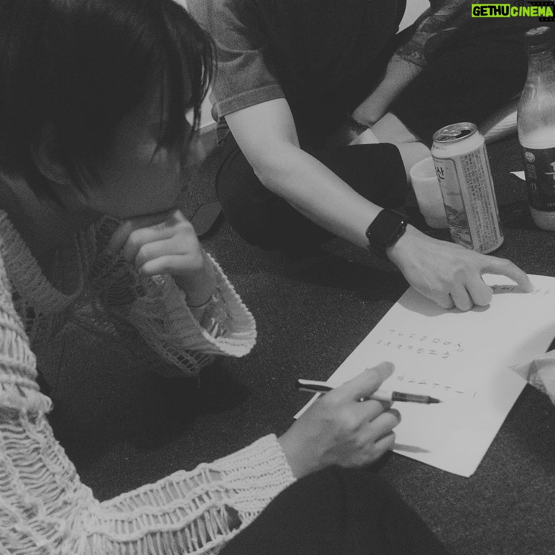 Allison Lin Instagram - 在首爾跟李瀧學韓文 (還是學喝馬格利?) 這是與她的貓的初次見面
