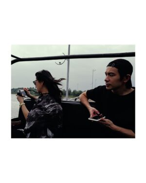 Allison Lin Instagram - 社會學家關心「現象」先於「真相」，因為現象帶來的影響，往往比真相大得多。

而我的帥氣無庸置疑是真相
來自范先生的真實之眼 @fan82114 
完成我想做National Geographic
雜誌攝影師的夢想

#演員們的旅行
#1月26日第一集在tvbs42
