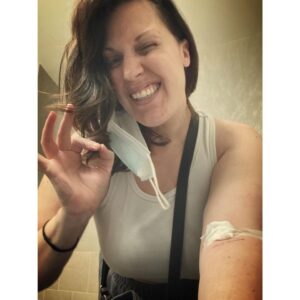 Allison Tolman Instagram - I had my first MRI this week (possible PCOS stuff, I’m okay.) I was SO NERVOUS going in but it went great, so I wanted to post about it in case anyone else is scared. 

I’m not really claustrophobic but I get super anxious if I’m not allowed to move around or if I feel like I’ll inconvenience others if I do. (Planes and premieres are hard. Aisle seats are a game changer.) 

Anyway. I took a half a Xanax beforehand. My tech Ann was super kind and it is a tight squeeze in there but it sort of feels like a hug, which I liked. You have a little bulb you can squeeze if you freak out. It’s super noisy and they don’t tell you that there are a bunch of different kinds of noises throughout. Also a robot voice might tell you to breathe in and hold it so don’t be surprised. I had to have an injection for my imaging but not everyone does. I was in there for about 45 mins. I took this photo afterwards in the bathroom to send to a friend as proof of life. 

Getting this test done has been on my list of things to do for a long time, but I put it off because I was stressed about it. I’m glad I finally did it and will have more information to give my doctors soon. Don’t be scared of the MRI if you need it– schedule it and go for it. You can always squeeze the little bulb if you have to. ❤️