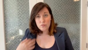 Allison Tolman Instagram - Self tapes are great - NO NOTES. Also very surprised to find I have a throat clearing tick.