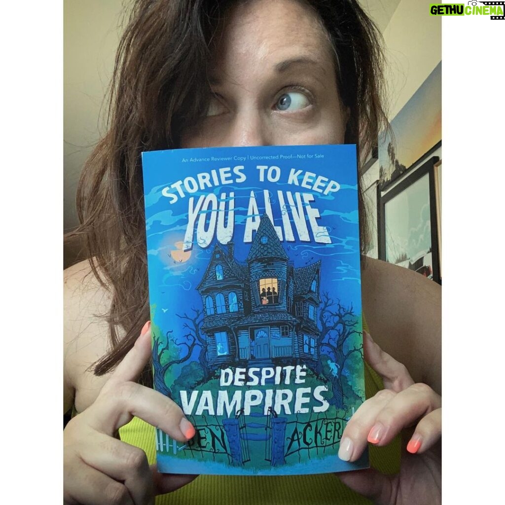 Allison Tolman Instagram - Very excited to learn this vital information that will keep me alive should I ever be trapped in a weird house by vampires who require me to entertain them with a scary story each night lest they kill me. Thank you, @bnacker. 🚫🧛🏻‍♂️🙏🏻 #StoriesToKeepYouAliveDespiteVampires