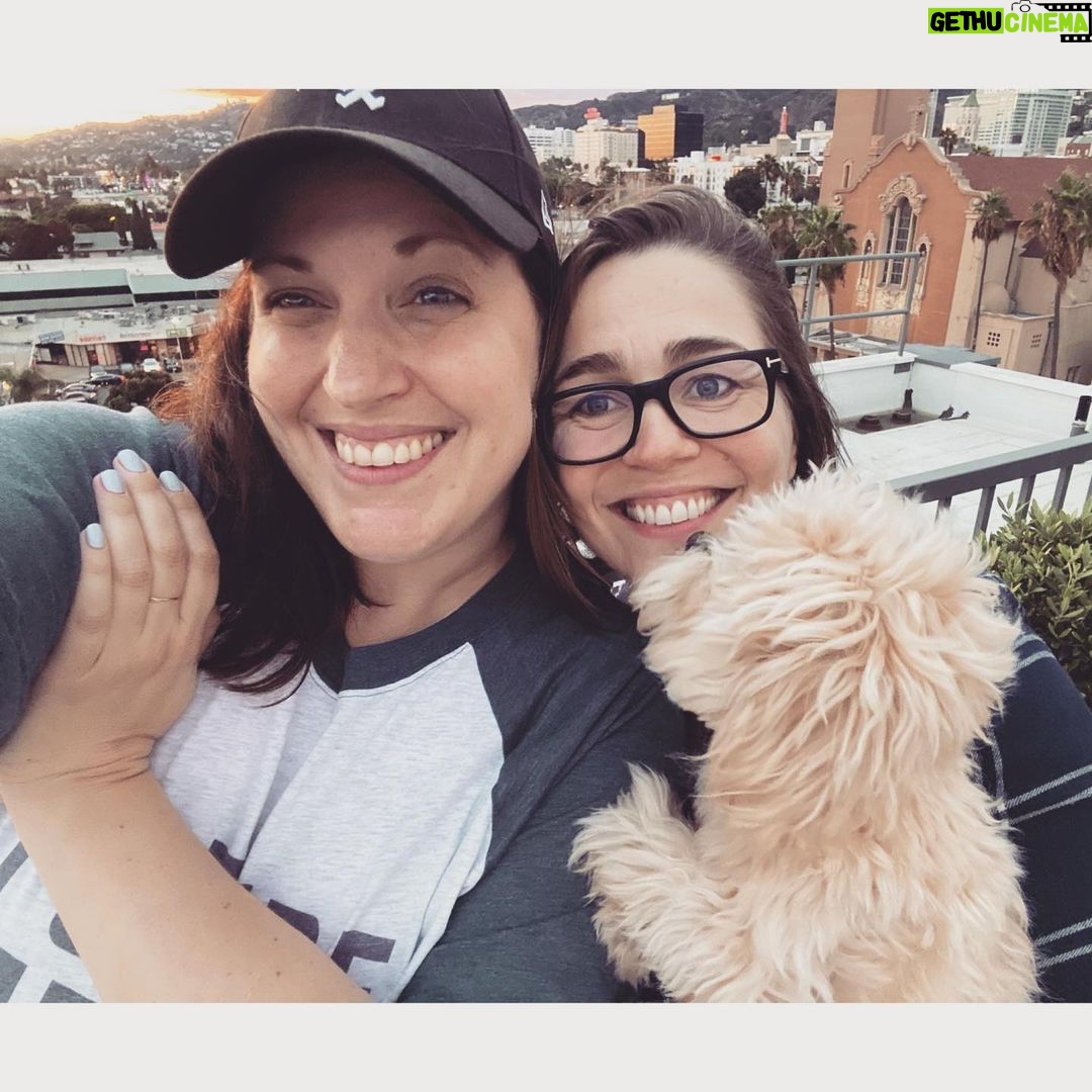 Allison Tolman Instagram - Sunday sunset with Nell and my Dog Nephew, Moliere. 😍