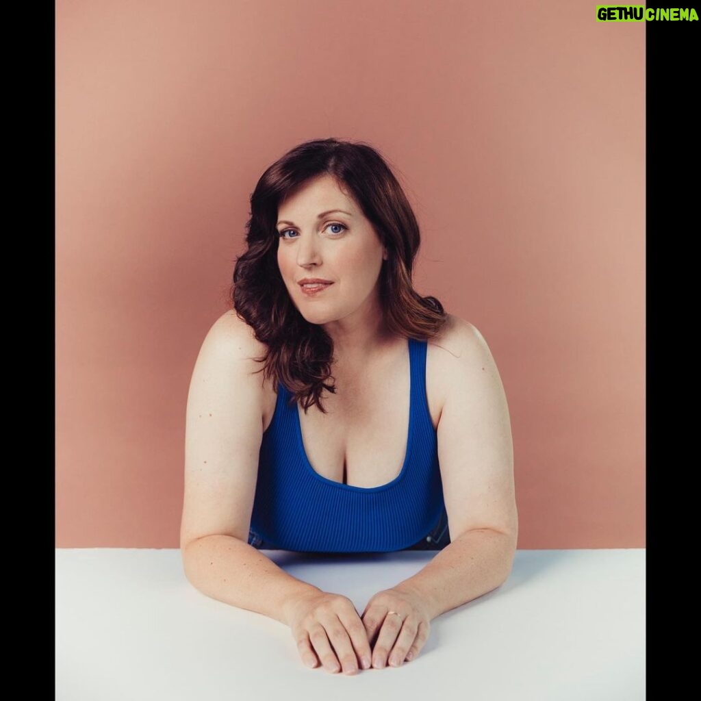 Allison Tolman Instagram - Hey! Please remember that solidarity is our strongest tool as we continue to fight for a fair SAG-AFTRA contract! The trade publications aren’t on our side and if you’re feeling isolated or angry you should try and join a picket line! The work stoppage is the fault of the AMPTP and not the actors union advocating for living wages and reasonable protections! Anyway, here’s my cleavage for the algorithm! 📸: @selashiloni