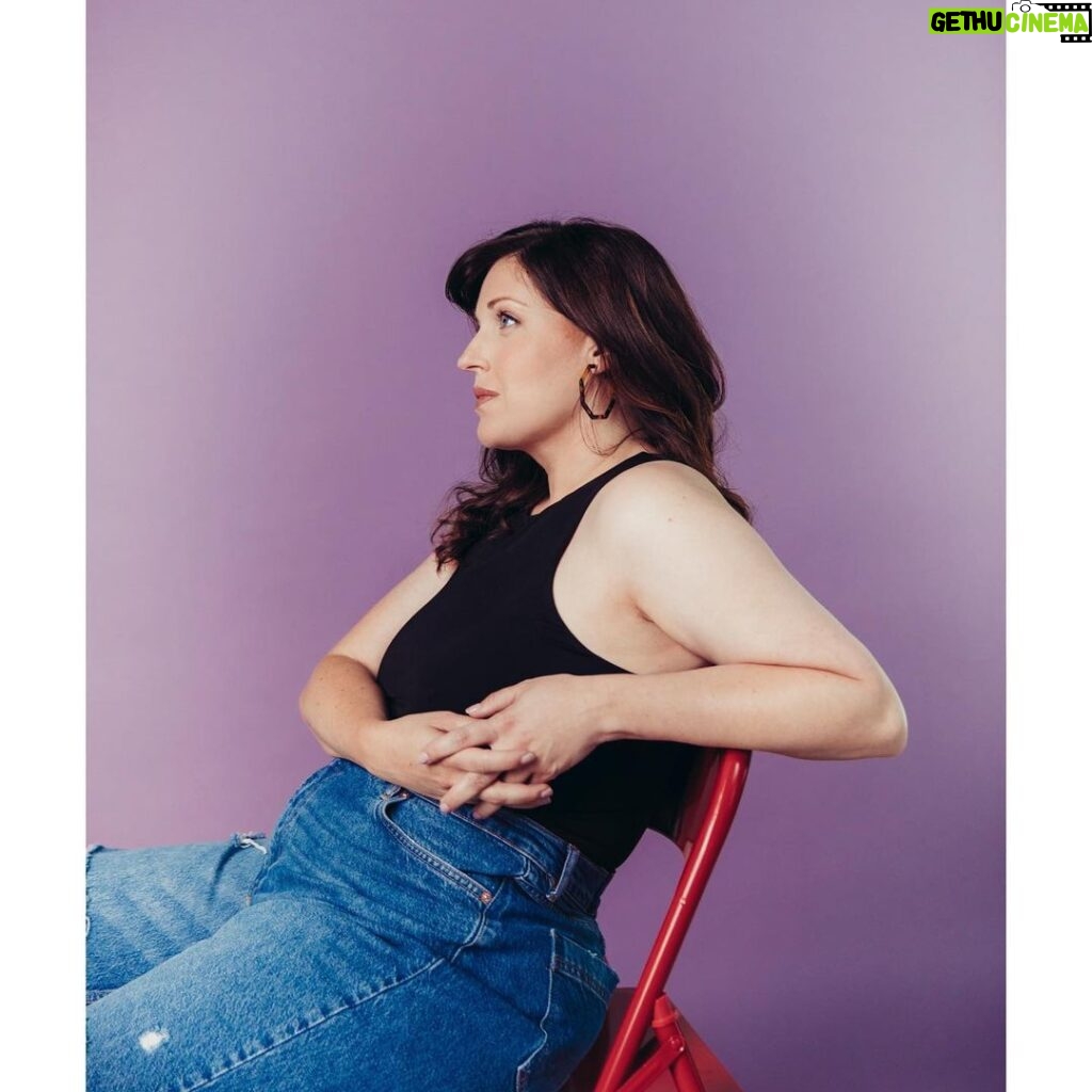 Allison Tolman Instagram - Here’s another from my shoot with @selashiloni. #Badonk 💜