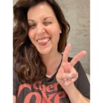 Allison Tolman Instagram - Good news- this hotel bathroom has EXCELLENT lighting for pre concert photos. #BeyCouverTrip 😍