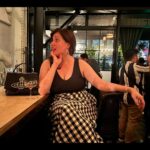 Allison Tolman Instagram - It’s nice to have a good photo of yourself, but it’s divine when a good photo also captures you in your truest, goofiest, most of the moment glory. In this photo I’ve just said “you’re out of COUPS?!” Thanks for snapping it, @nellteare. Gwen