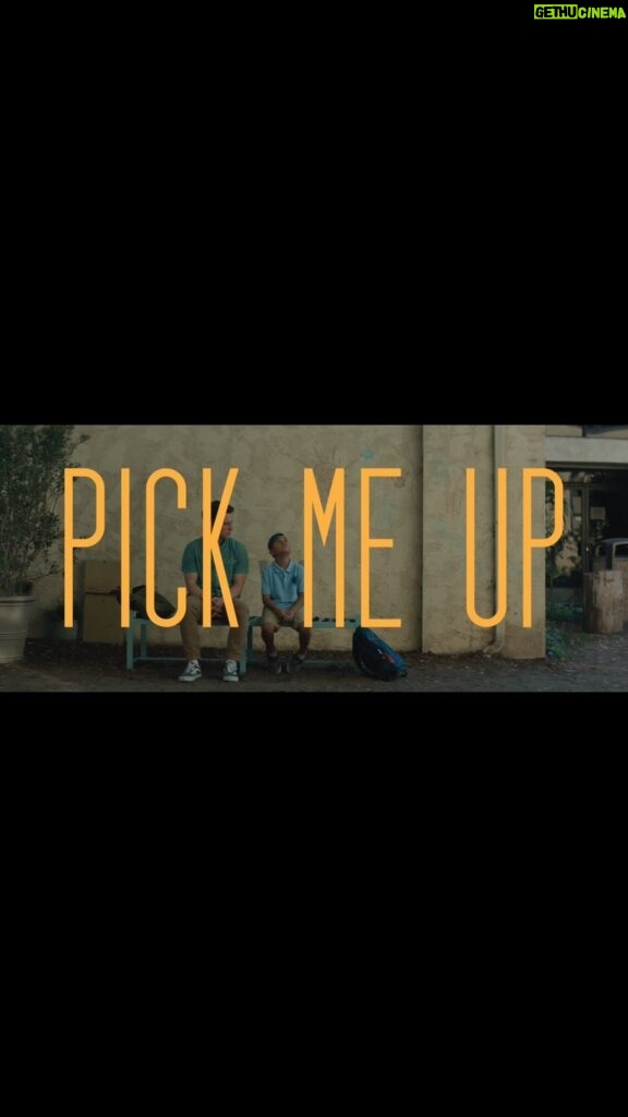 Allison Tolman Instagram - Happy Friday- here’s the trailer for Pick Me Up, premiering at @lashortsfest this July. 🙌🏻