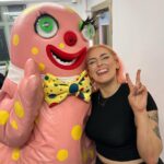 Allison Woodard Instagram - blobby blobby blo bby #alliekatch #wrestling #womenswrestling #intergenderwrestling #deathmatchwrestlling #tagteamwrestling #bussy #blobby #mrblobby #riotcabaret #claphamgrand