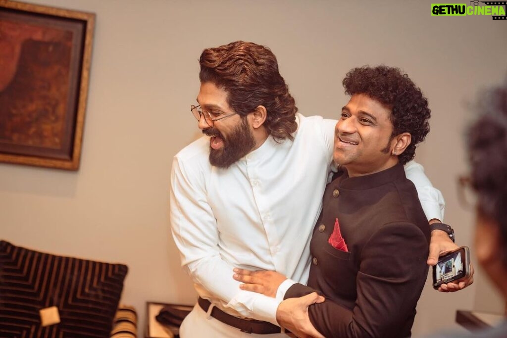 Allu Arjun Instagram - Very memorable to receive it along with my childhood friend , my music director, my well wisher & my cheer leader . Soo glad we received our first together . From Chennai roads to Delhi auditorium … it’s a 25 years journey 🖤 . #nationalaward #nationalawards2023