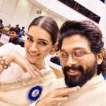 Allu Arjun Instagram - It was a life time experience to witness Smt. Waheeda Rehman ji win the Dadasaheb phalke award . More than 6 decades of career in films . Truly inspiring . It was a absolute pleasure to see dear @aliaabhatt win this award . Iconic performance for an iconic film . Truly deserving and many more …. It’s was a pleasure having the company of dear @kritisanon . A well deserved award for a league jumper performance. What a lovely lady … wishing her more in this journey… and hopefully a movie together soon .
