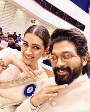 Allu Arjun Instagram - It was a life time experience to witness Smt. Waheeda Rehman ji win the  Dadasaheb phalke award . More than 6 decades of career in films . Truly inspiring .  It was a absolute pleasure to see dear @aliaabhatt win this award . Iconic performance for an iconic film .  Truly deserving and many more …. It’s was a pleasure having the company of dear @kritisanon . A well deserved award for a league jumper performance. What a lovely lady … wishing her more in this journey… and hopefully a movie together soon .