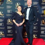 Alma Hätönen Instagram - #VOITTOGAALA dump Onnittelut kaikille voittajille! Grand Prix’n vei upea Suojelija-filmi @helsinginensikoti @flock_oy @mjolk.tv Mä rakastan kivoja juontokeikkoja! Tämä oli extrahyperkiva, koska juontajakollega @almahatonen ja tuottaja @jennilahteenmaki tekivät varmaa duunia. Kiitos @apfi_ry ja @laurakuulasmaa, että sain juhlia kanssanne! #voittokilpailu #mainoselokuva #awardshow #apfiry Vanha ylioppilastalo