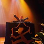 Alma Hätönen Instagram - #VOITTOGAALA dump Onnittelut kaikille voittajille! Grand Prix’n vei upea Suojelija-filmi @helsinginensikoti @flock_oy @mjolk.tv Mä rakastan kivoja juontokeikkoja! Tämä oli extrahyperkiva, koska juontajakollega @almahatonen ja tuottaja @jennilahteenmaki tekivät varmaa duunia. Kiitos @apfi_ry ja @laurakuulasmaa, että sain juhlia kanssanne! #voittokilpailu #mainoselokuva #awardshow #apfiry Vanha ylioppilastalo