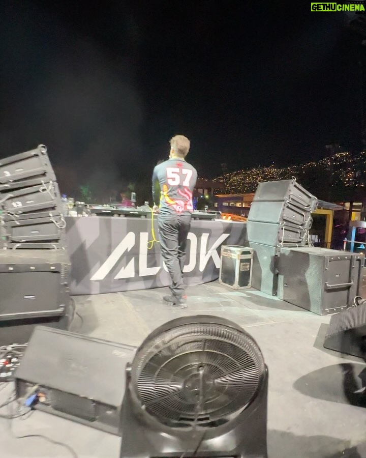 Alok Instagram - Muchas gracias Medellín - Colombia 🇨🇴❤️ @lasolarfestival Medellín, Colombia