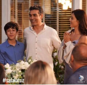 Alp Akar Instagram - #sadakatsiz @kanald #medyapım  ASYA ,VOLKAN ,ALİ 💙✌