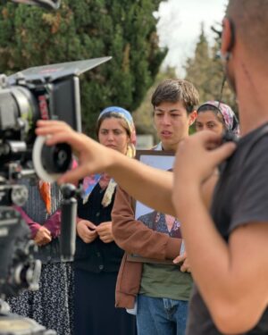 Alp Akar Instagram - Yusuf’un yolculuğuna başlıyorum... Bu akşam saat 20.00  @trt1 @yurekcikmazitrt @goldfilmyapim @atike_hinclier @ilkerbackstage 📸 @actorsmanagement herkese iyi seyirler 🚀♥️
