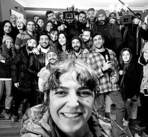 Alp Akar Instagram - Benim "Ali"ile olan yolculuğum burada  bitti...Bana bu güzel karekteri teslim eden, bana güvenen Yapımcım Fatih Aksoy Abime ,Yönetmenim @neslihanyesilyurt hocama, @merve_colak hocama , @medyapimresmi @kanald ,@mednovayapim @sadakatsizdizi @selen.sevigen ,#gülümsünözkök yapımcılarıma sonsuz teşekkür ederim...Şanslıyım demiştim, en büyük şansım @cansudere Ablam @canercindoruk Abim aynı sahneyi paylaşmak muhteşem bir duygu anlatılmaz yaşanır ...Üvey annesinin gülü @melisssezen :) Bu keyifli  yolculukta beraber olduğum tüm oyuncu büyüklerim, oyuncu arkadaşlarım iyiki sizinle olmuşum. Hepinize sonsuz teşekkür ederim.. Usta kalemiyle: @dilarapamuk @arzuyurtsevenn @kemalhmmcglu  @sadakatsizdizi senaristlerine sonsuz teşekkür ederim.. Gizli kahramanlar: Tüm ekip emeğine, yüreğine sağlık bu başarı onların! Biz sıcacık bir aile olduk... 60 Bölüm iki sezon bizi yanlız bırakmayan seyircimize teşekkür ederim.. Tabiki menajerim @actorsmanagement Teşekkürler .. 
Bu bir ayrılık  değil... Yeni projelerde buluşmak dileğiyle 👋🙏✨