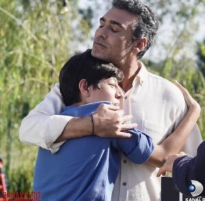Alp Akar Instagram - #sadakatsiz @kanald #medyapım  ASYA ,VOLKAN ,ALİ 💙✌