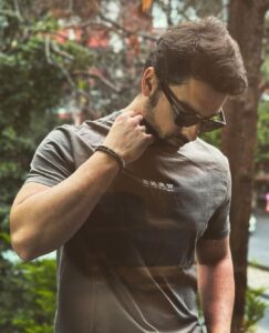 Alp Navruz Instagram -