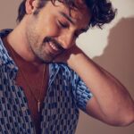 Alp Navruz Instagram -