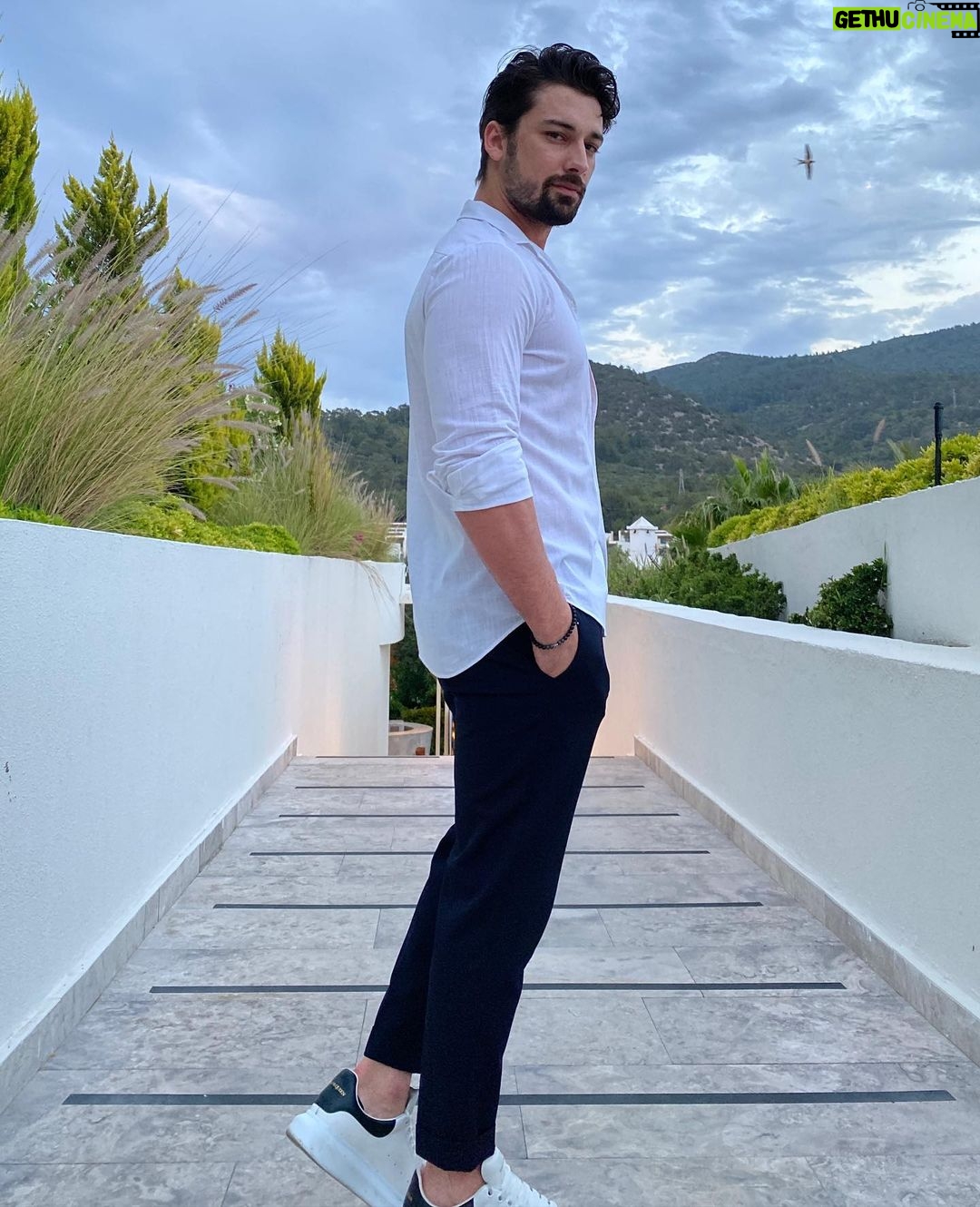 Alp Navruz - 390.8K Likes - 🙅🏻♂️
